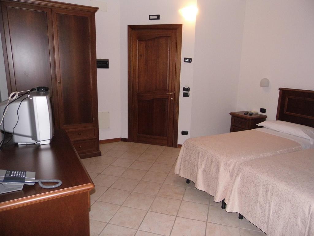 Hotel Valleumbra Torgiano Zimmer foto